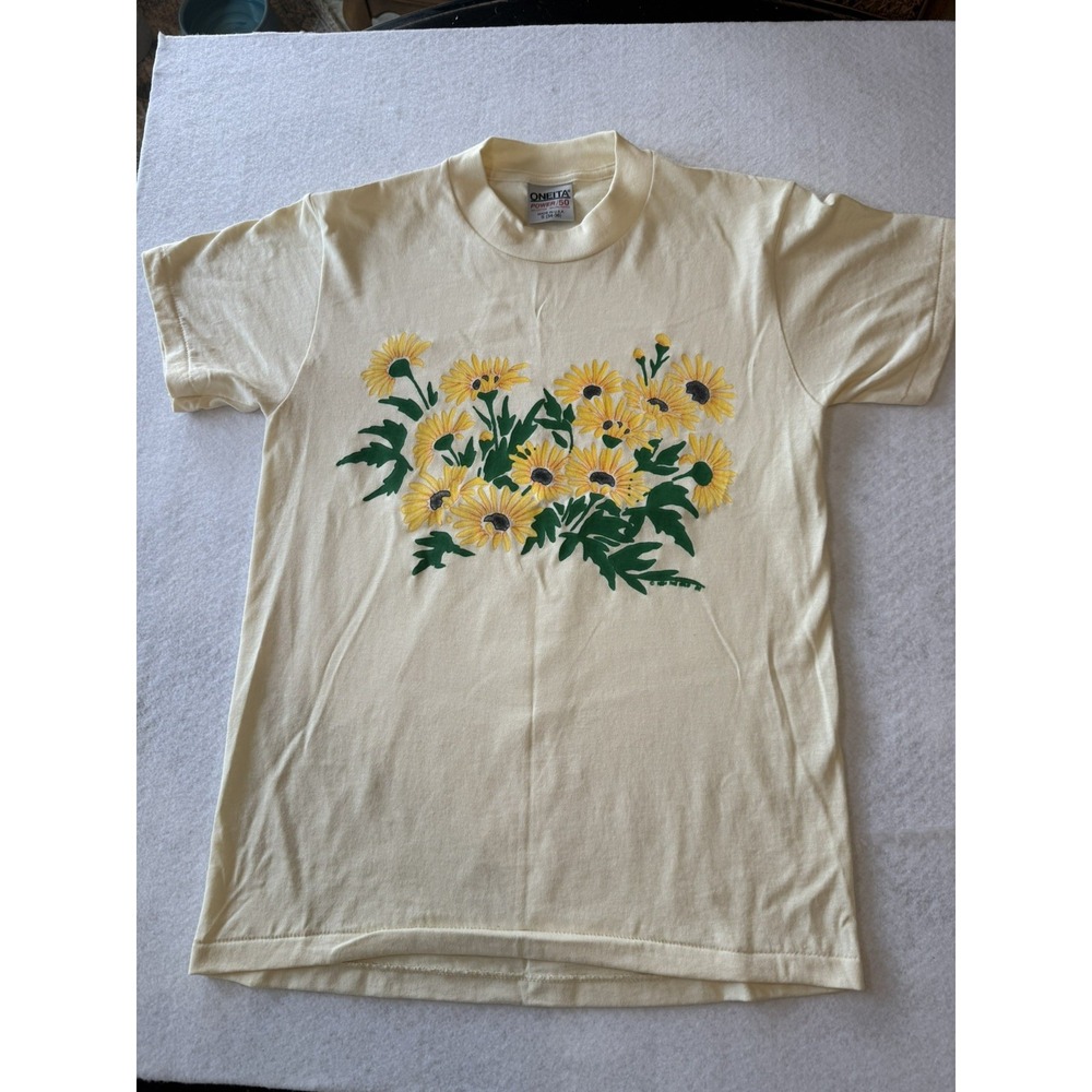 Vintage Floral T-Shirt Single Stitch Cream Flower Graphic Tee 80s 90s Aesthetic